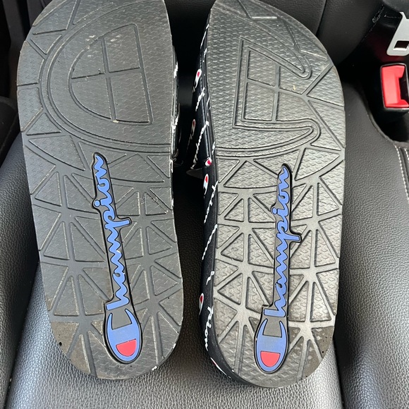 Champion black slides size 9M. Hardly worn. EUC - Picture 2 of 3